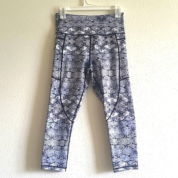Zyia Active Cobra Cropped Pocket Light N Tight Size 6-8 - Picture 1 of 3